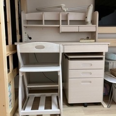 ナフコで購入　学習机　椅子　ホワイト
