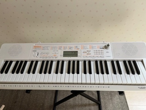 カシオ　光ナビゲーションキーボード　スタンド付き