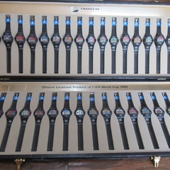 中古品】超希少品 FIFA 1998 フランスW杯記念 腕時計32本セット