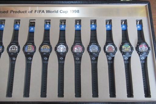 【中古品】超希少品 FIFA 1998 フランスＷ杯記念　腕時計32本セット