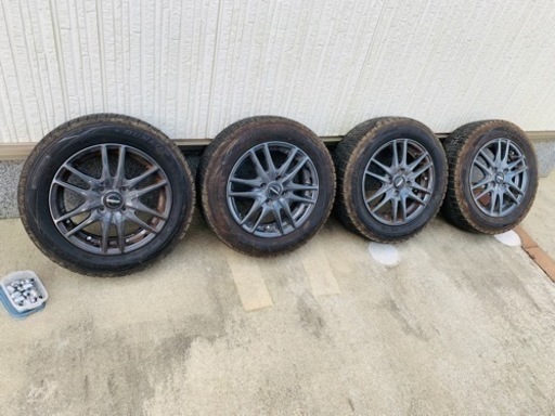 スタッドレスタイヤ  ホイールセット4本   トヨタ ラウム ウィシュ ヴィッツ普通車全般に装着できます