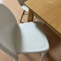 1/21 までダイニングテーブル　4点セットの画像