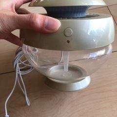 加湿器　アロマオイル 箱付きの画像