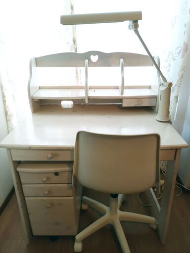 木製学習デスクセット　オフホワイト　北欧風　かわいい　ハート　白　学習机