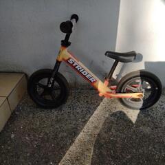 ストライダー　子供　ペダル無し自転車