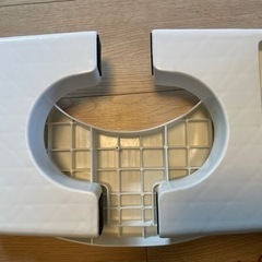 【相談中】折りたたみ式　トイレ用踏み台の画像