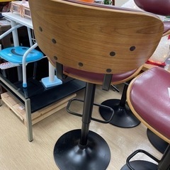 カウンターイス☆バーチェア☆ロトン☆ワインレッド☆在庫4脚。シックなチェアです。【こちらは店舗です。浜村鹿野温泉ICから3分 買取本舗 宮本リサイクル 営業時間９～１９時 定休日水曜のみ←連絡できませんm(_ _)m】の画像