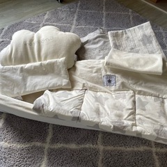 美品 ポータブルベビーベッド ベッドinベッド 授乳クッション