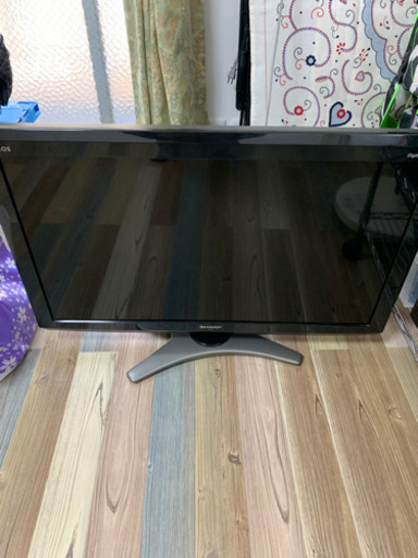 テレビ　SHARP LC32E7