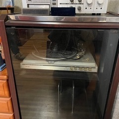 レコード、カセットデッキ、スピーカー2台の画像