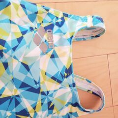 アリーナ　競泳水着　Sサイズ