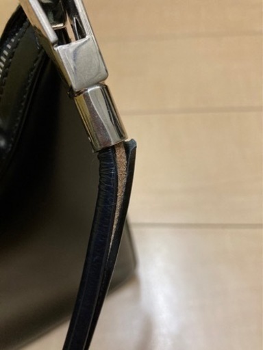 グッチの皮ハンドバッグ