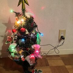 クリスマスツリー６０ｃｍ、飾り物付、ライト付き
