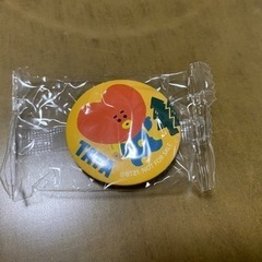 キーホルダー  缶バッジ  BT21の画像