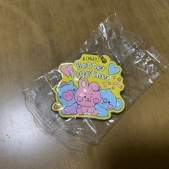 キーホルダー  缶バッジ  BT21の画像