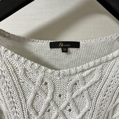 アンドバイピー&ディー　ピンキー&ダイアン　& by P&D　ニット　Vネックセーター　ケーブル編み　薄手　長袖　38　ペールグレー の画像