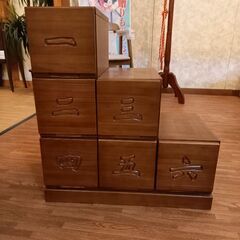 再度値下げしました　新品　階段箪笥