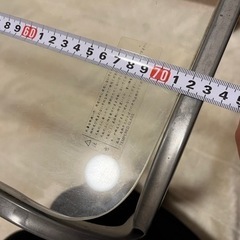 ガラステーブルの画像