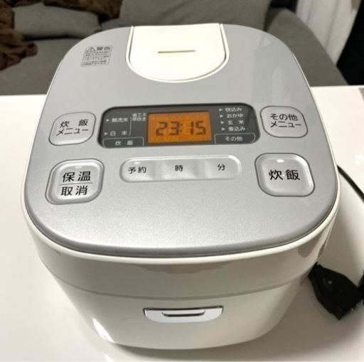 【美品】炊飯器　5.5合　アイリスオーヤマ　ホワイト