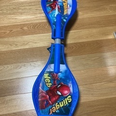 新品未使用　子供用　スパイダーマン キャスターボード 　タイヤ光ります