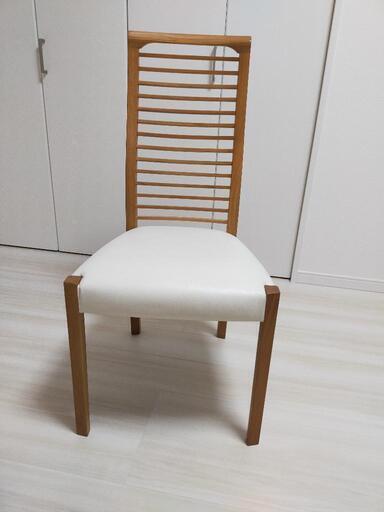 ダイニングチェア4脚（美品3+壊れ1）
