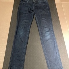 レディース　デニムジーンズ　ユニクロ