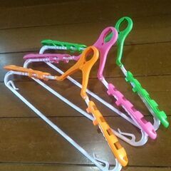 パット付スライドキャッチハンガー　３色　型くずれ防止(伸縮式/衣...