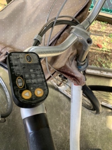 電動自転車、バッテリー、充電器3点　後輪タイヤパンク