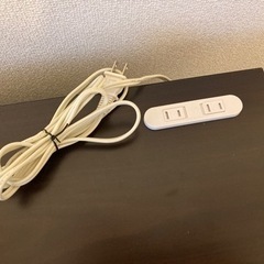 ニトリ　木製パソコンデスク　の画像