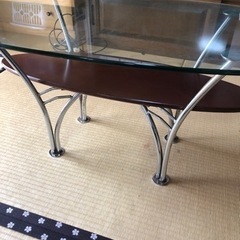 ガラステーブルの画像