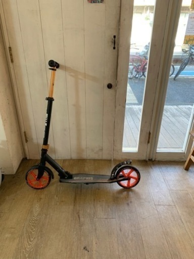 キックボード　Graphis scooter