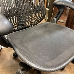 【売約済み】ハーマンミラー　Herman Miller ミラチェア　 オフィスチェア　OAチェア　デスクチェア　デスクワーク　リモートワーク　パソコン椅子　キャスターチェア　高級　デスク椅子　 検　V2 ランバーサポート　ハイバックチェア　Mirra 2 Chairs ミラ2チェア　アーロンセイル　アーロンチェア　黒　ブラックの画像