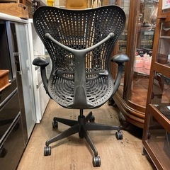【売約済み】ハーマンミラー　Herman Miller ミラチェア　 オフィスチェア　OAチェア　デスクチェア　デスクワーク　リモートワーク　パソコン椅子　キャスターチェア　高級　デスク椅子　 検　V2 ランバーサポート　ハイバックチェア　Mirra 2 Chairs ミラ2チェア　アーロンセイル　アーロンチェア　黒　ブラックの画像