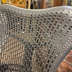 【売約済み】ハーマンミラー　Herman Miller ミラチェア　 オフィスチェア　OAチェア　デスクチェア　デスクワーク　リモートワーク　パソコン椅子　キャスターチェア　高級　デスク椅子　 検　V2 ランバーサポート　ハイバックチェア　Mirra 2 Chairs ミラ2チェア　アーロンセイル　アーロンチェア　黒　ブラックの画像