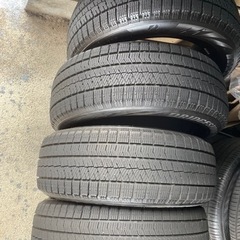 ブリヂストンスタッドレス　2019年製　バリ溝　VRX2 215...