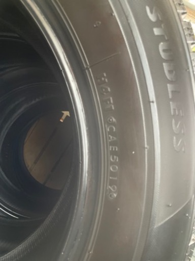 ブリヂストンスタッドレス　2019年製　バリ溝　VRX2 215/60R 16