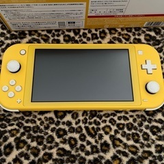 Nintendo Switch LITE イエローの画像