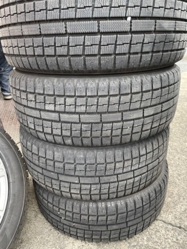 スタッドレスタイヤ　215/55R17 溝あり