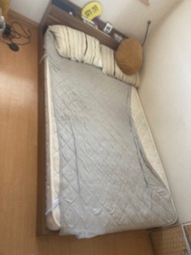 セミダブルベッド　マットレス付き