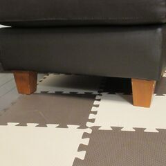 本革オットマンの画像