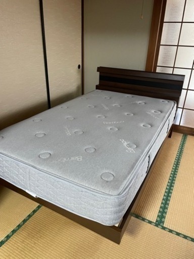 高級マットレス　セミダブルサイズ