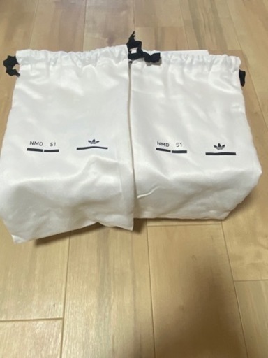 入手困難　adidas スニーカー　新品　限定　早い者勝ち