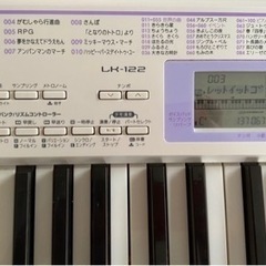 ★値下げ★CASIO キーボード(スタンド、アダプター)付きの画像