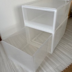 プラスチック衣装ケース