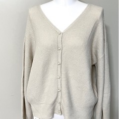 【新品タグ付】titivate（ティティベイト） パールカーディガンの画像