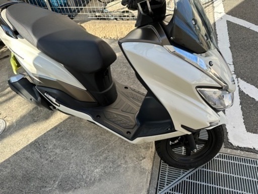 低燃費　スズキ　SUZUKI バーグマン125FI 125cc