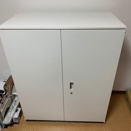 鍵付き書庫1台