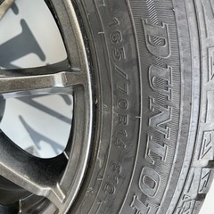 スタッドレスタイヤ付きホイールの画像