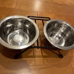 猫の餌ばち