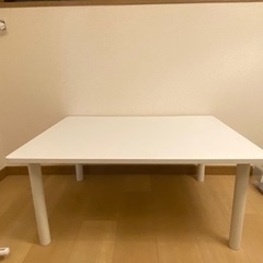 ニトリテーブルの画像
